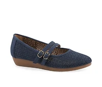Women's Cliffs by White Mountain Rivian Flats