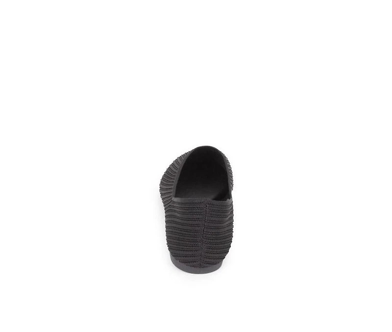 Women's Tahari Maldives Flats
