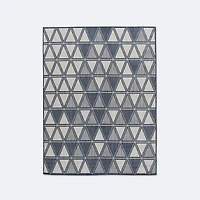 Cabana Outdoor Rug 5'x7' - Navy Triangles