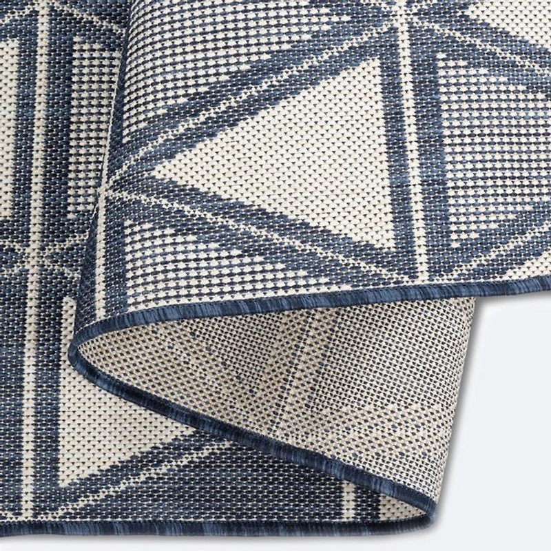 Cabana Outdoor Rug 5'x7' - Navy Triangles