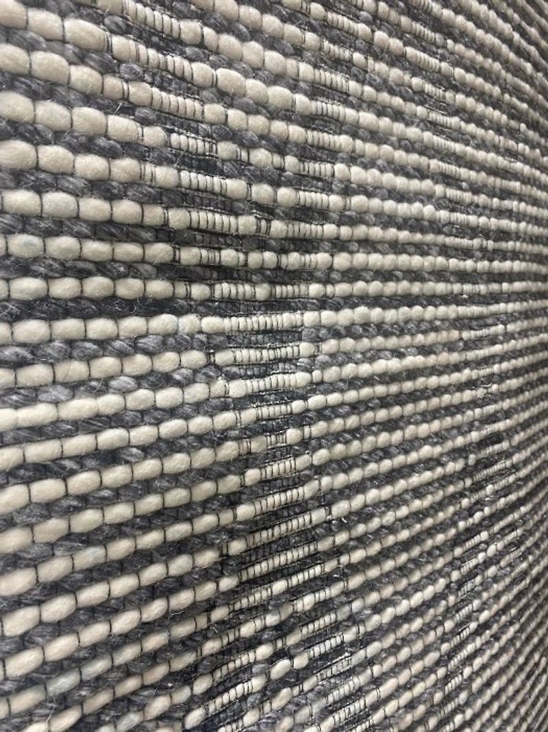 Chinook Handmade Rug 2'x3
