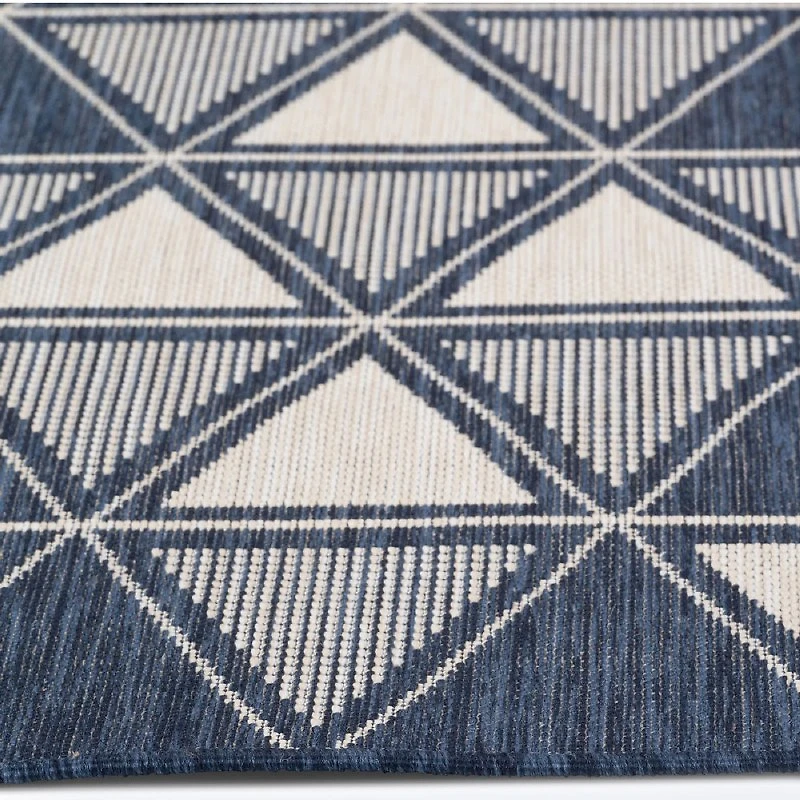 Cabana Outdoor Rug 5'x7' - Navy Triangles