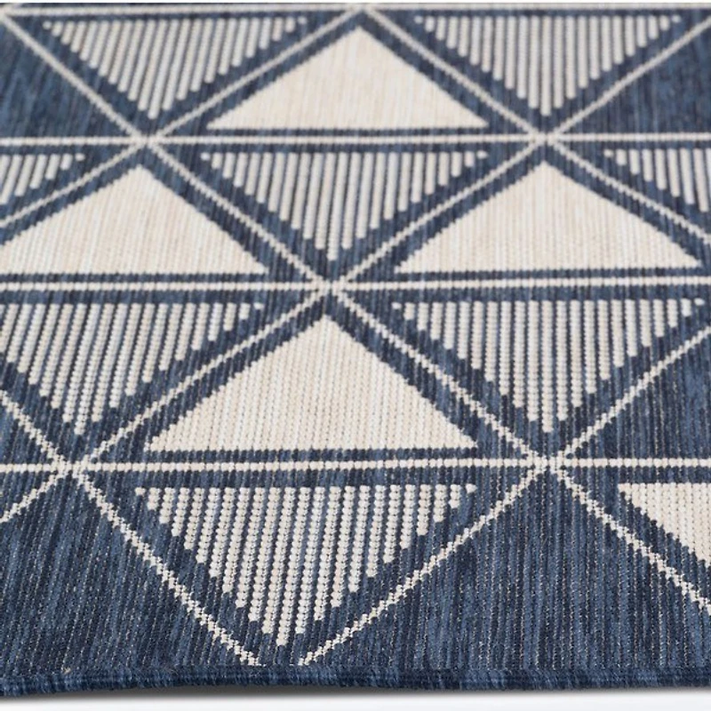 Cabana Outdoor Rug 5'x7' - Navy Triangles