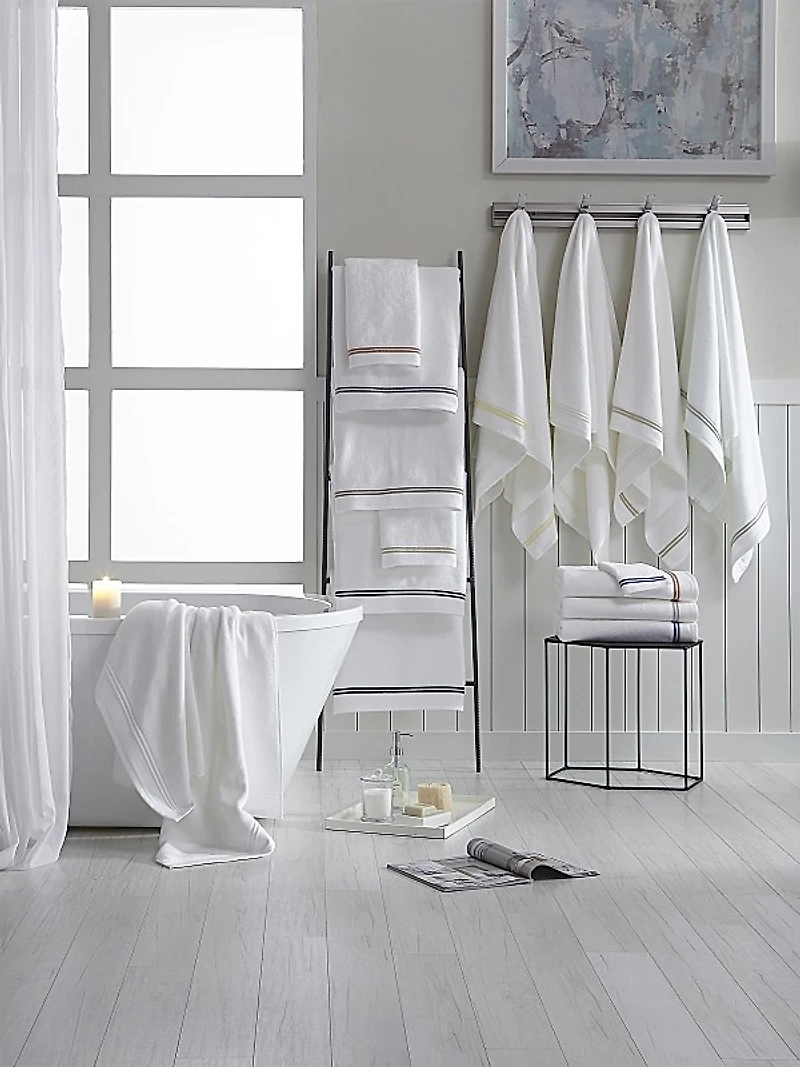 Aura Towel Collection