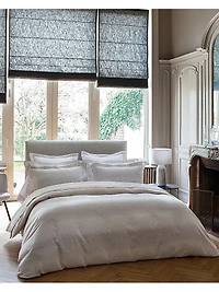 Caractère Duvet Cover