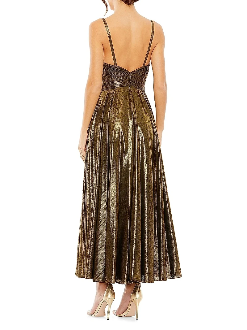 Sleeveless V-Neck Pleated Midi-Dress