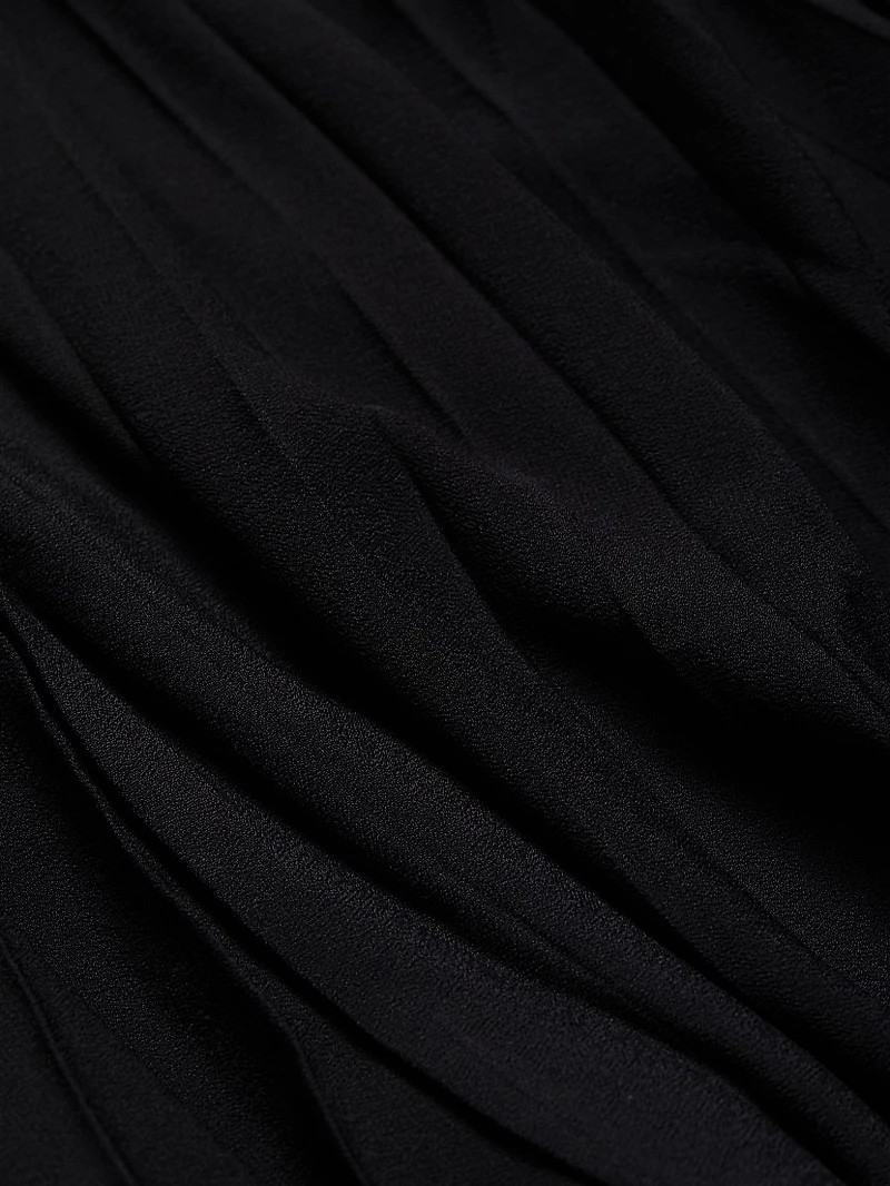 Lingy Pleated Mock Turtleneck Top