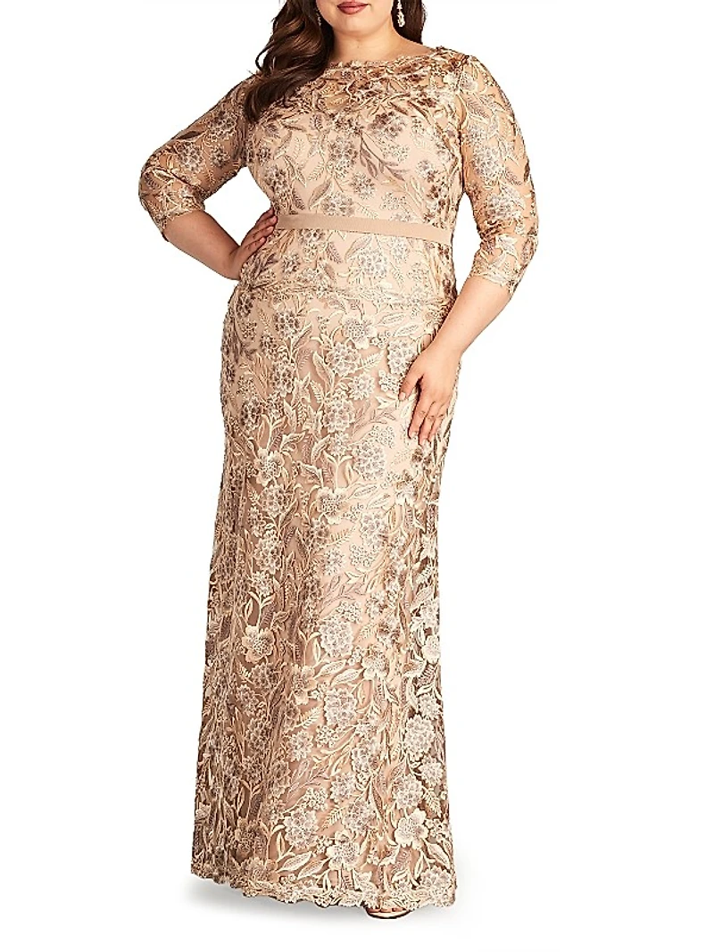 Plus Three-Quarter-Sleeved Embroidered Lace Gown