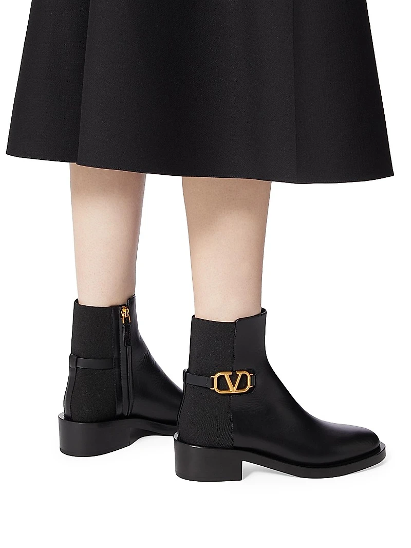 VLogo Signature Calfskin Ankle Boots 30 MM