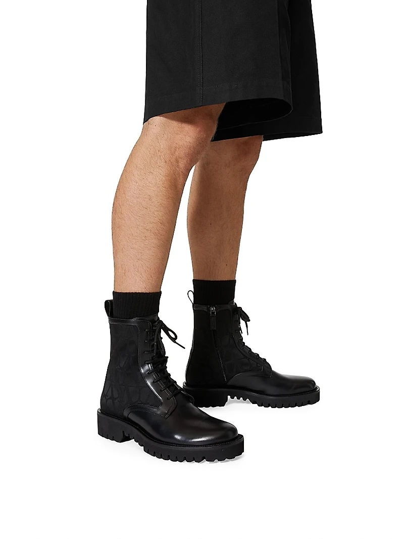 Toile Iconographe Combat Boots