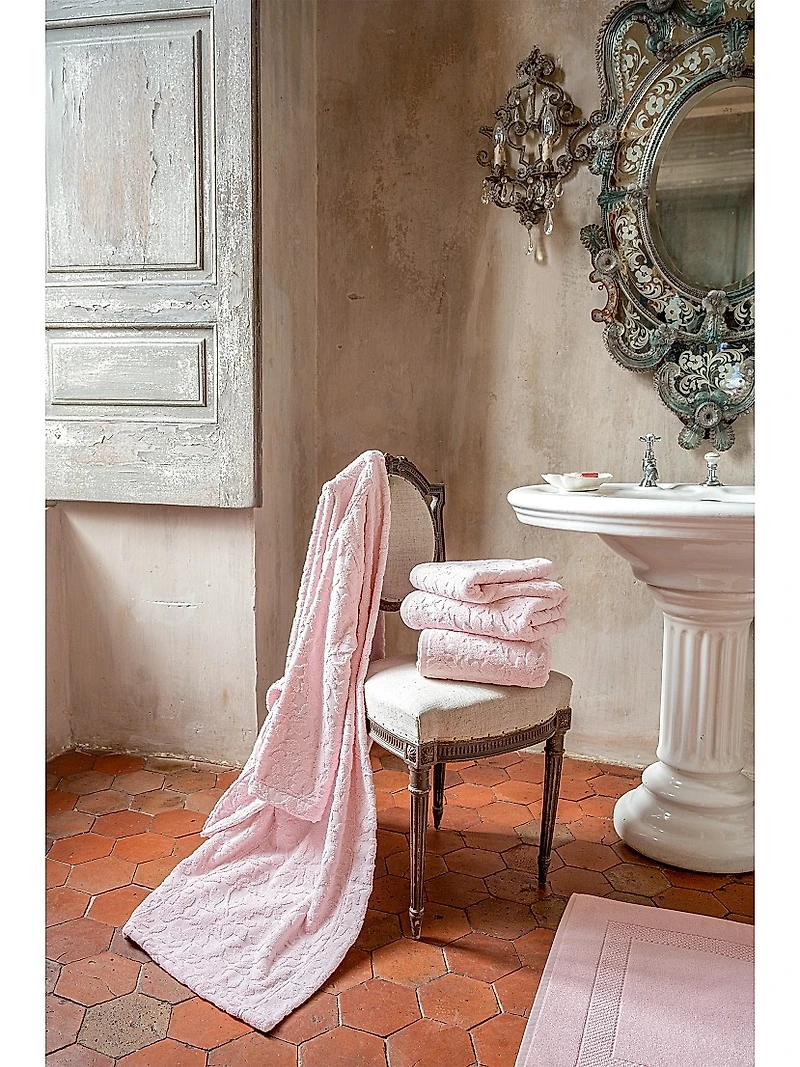 Aura Aura Towel Collection