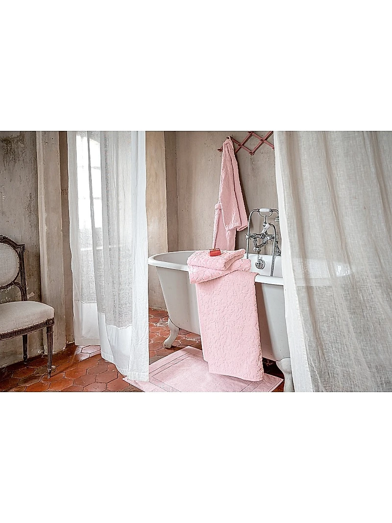 Aura Aura Towel Collection