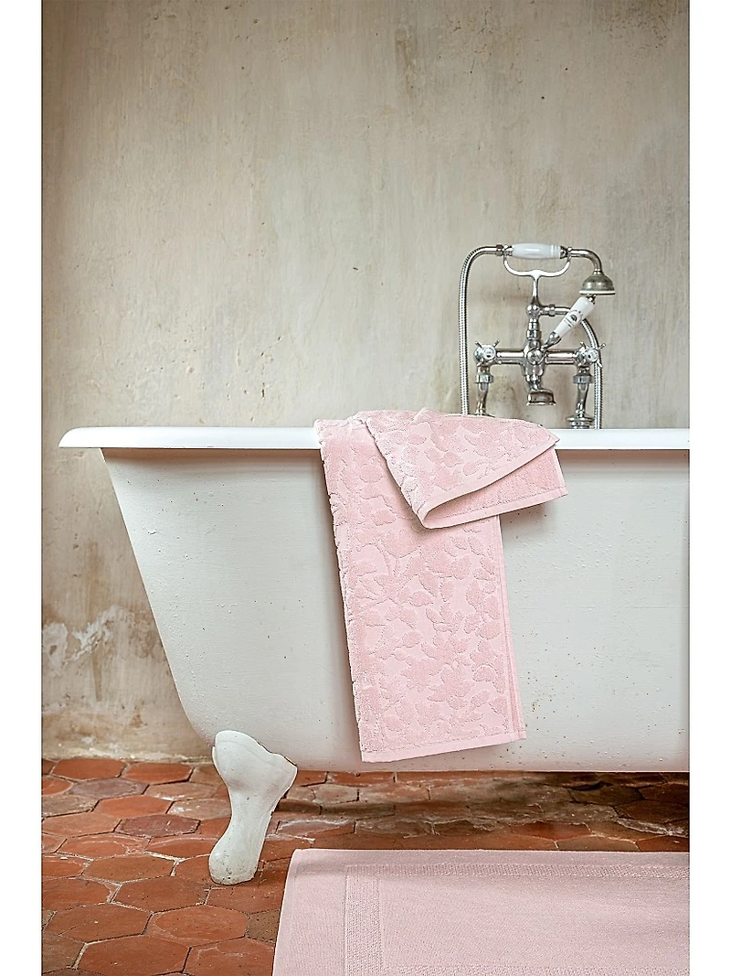 Aura Aura Towel Collection