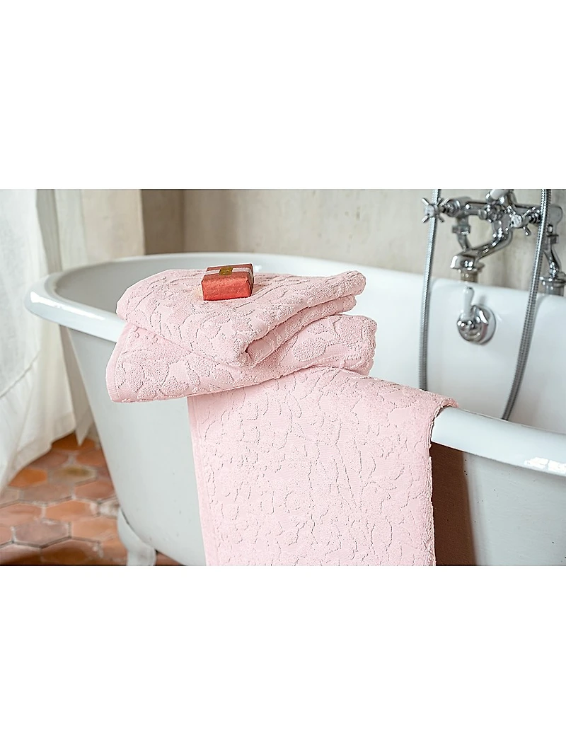 Aura Aura Towel Collection