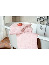 Aura Aura Towel Collection