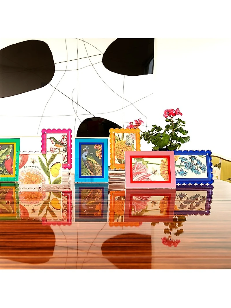 Scalloped Acrylic Frame