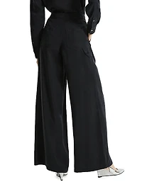 Wide-Leg Cargo Pants