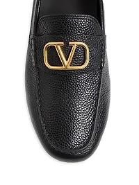 VLogo Signature Grainy Calfskin Driving Loafers