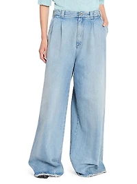 Pleated-Front Straight-leg Jeans