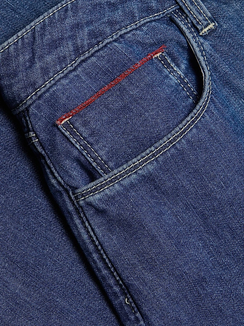 Wanda Mid-Rise Straight-Leg Crop Jeans