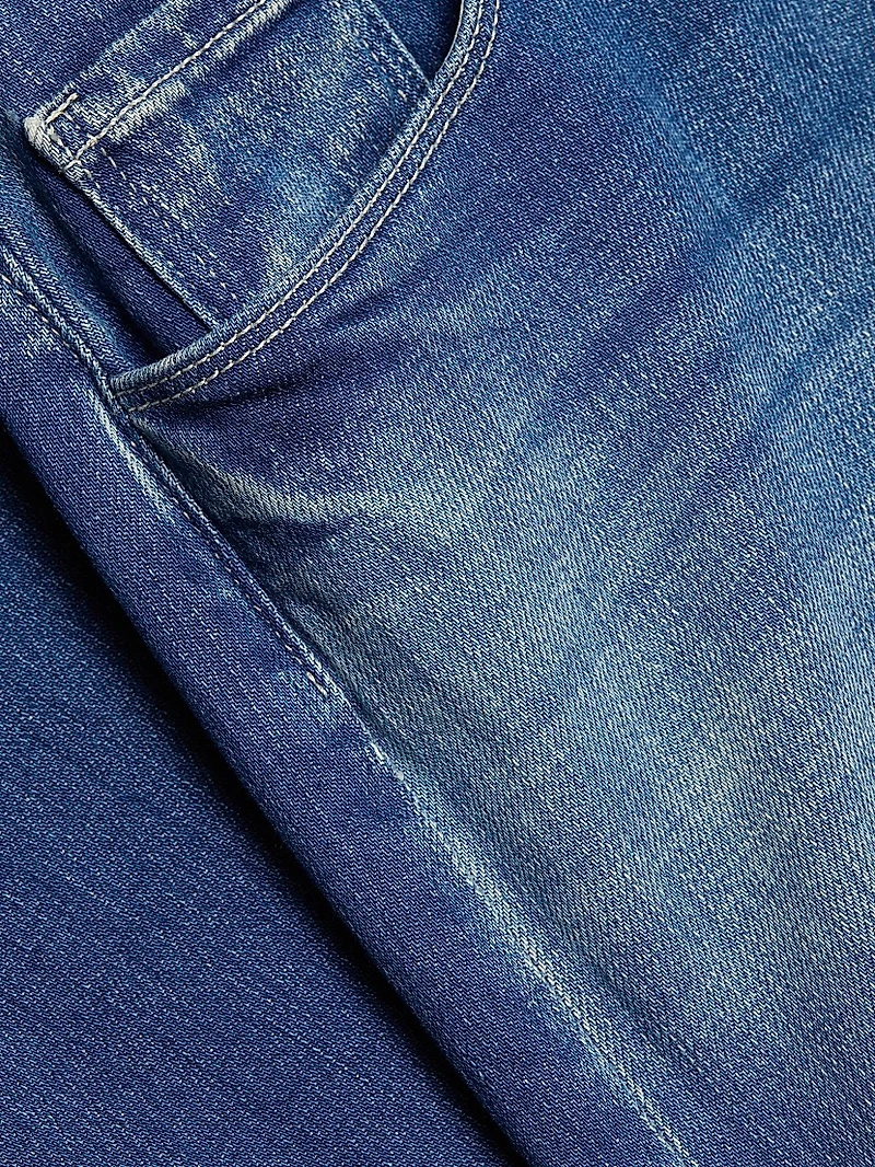 Joanne Low-Rise Wide-Leg Jeans