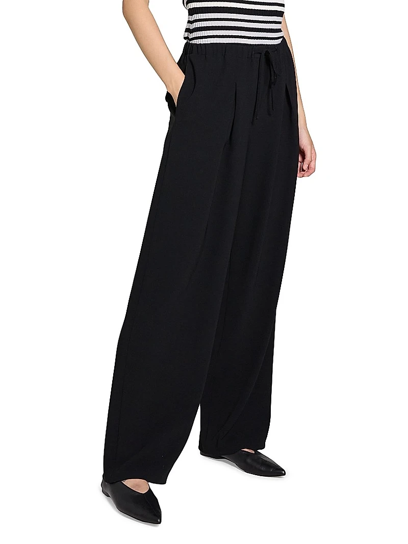 Pleated Crêpe Casual Pants