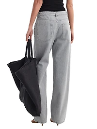 Baggy Low-Rise Jeans