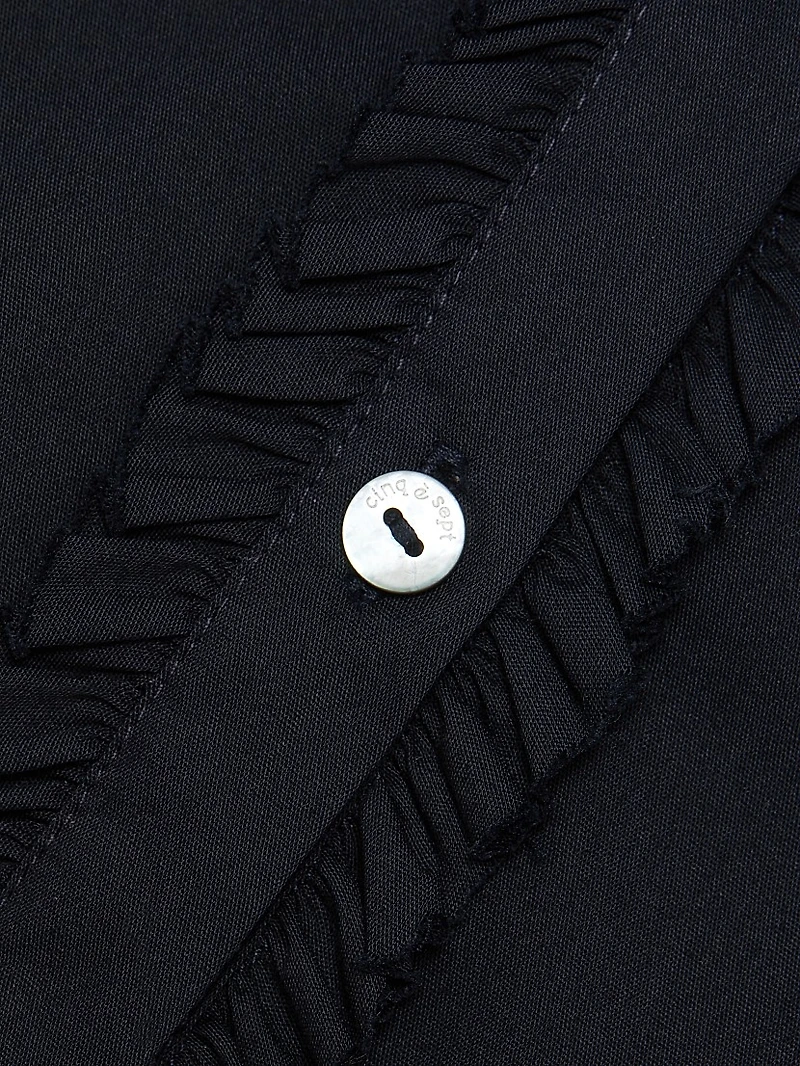 Roupao Point Collar Crop Shirt