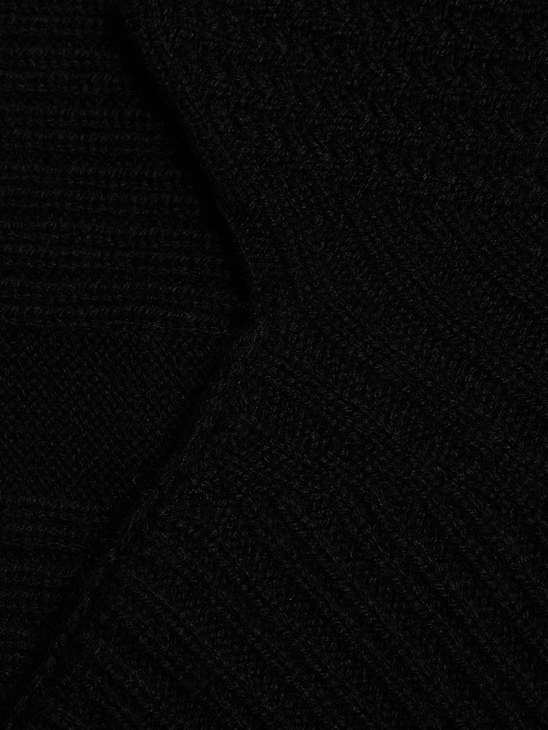 Fisherman Mock Turtleneck Sleeveless Wool Sweater