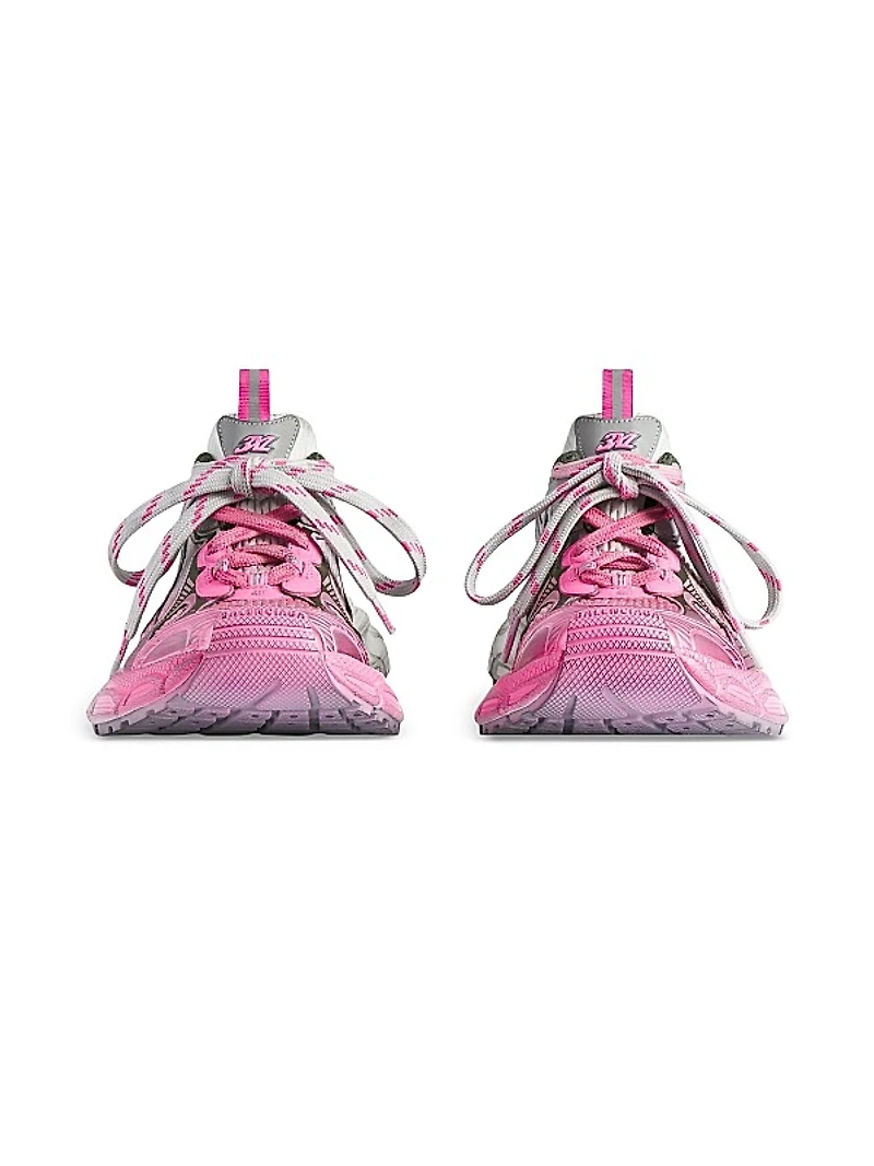 3XL Toe Spray Sneakers