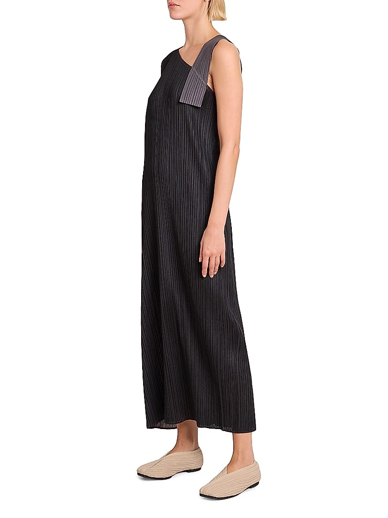 Pointe Pleated Maxi Dress