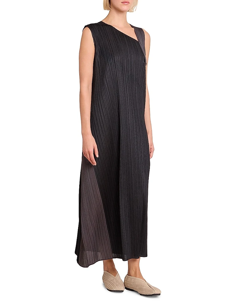 Pointe Pleated Maxi Dress