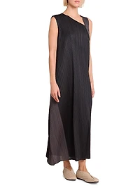 Pointe Pleated Maxi Dress