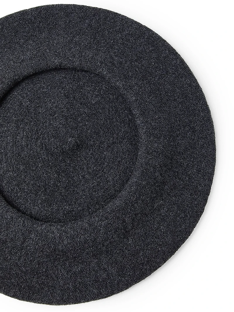 Wool Beret with Precious Detail