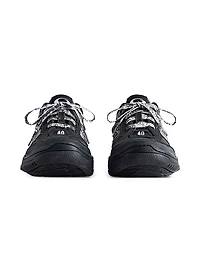 Hamptons Worn-Out Sneakers