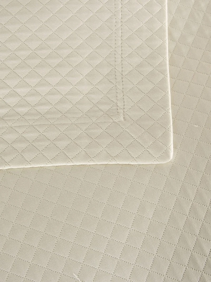 Hotel Melody Bedspread