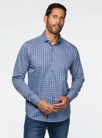 Chemise bleue à motif de médaillons