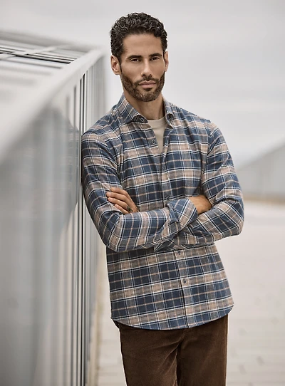 Chemise en flanelle à carreaux bruns
