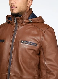 Manteau en cuir cognac à capuchon