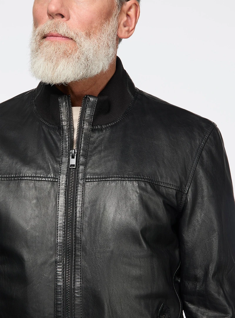 Manteau en cuir noir