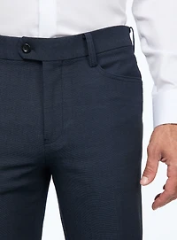 Pantalon habillé bleu à effet strié