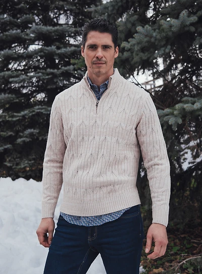 Chandail torsadé à col montant