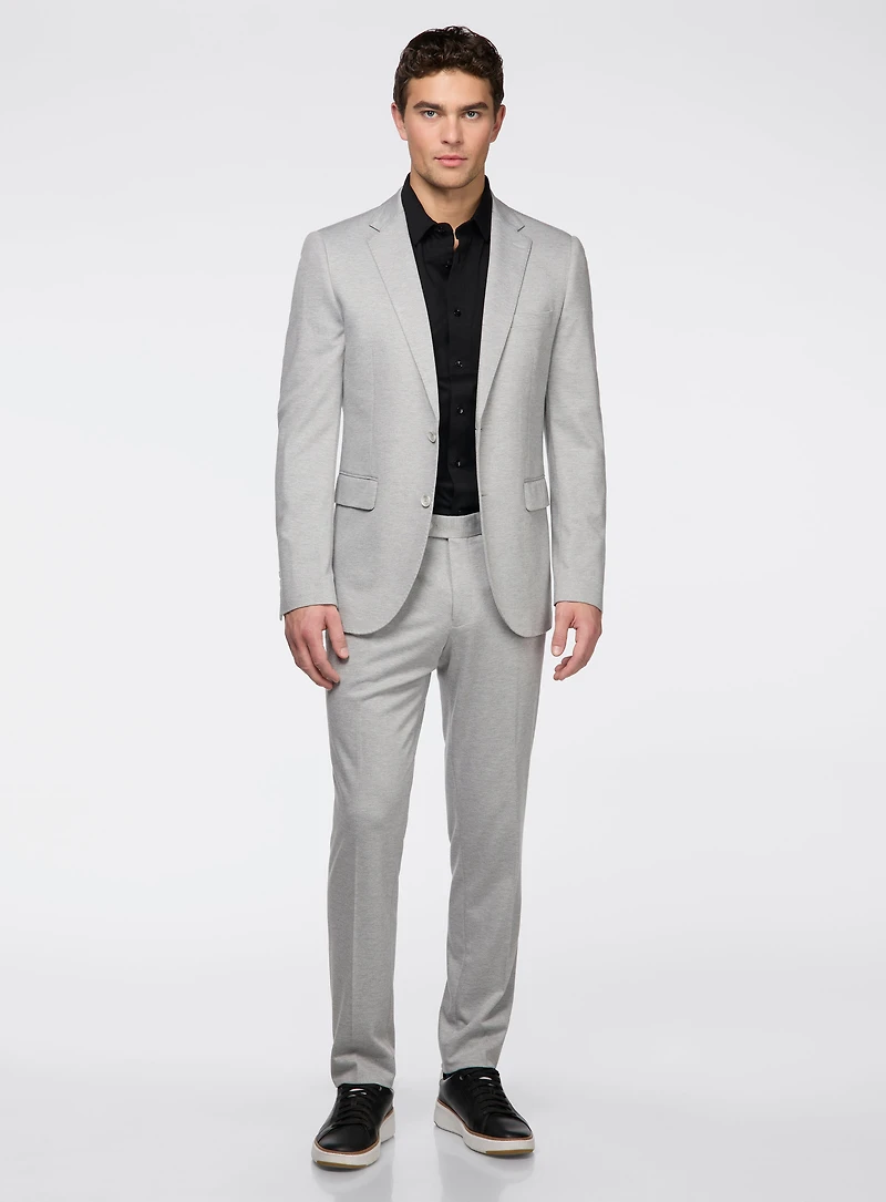 Complet gris en tricot extensible