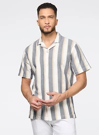 Chemise à rayures verticales