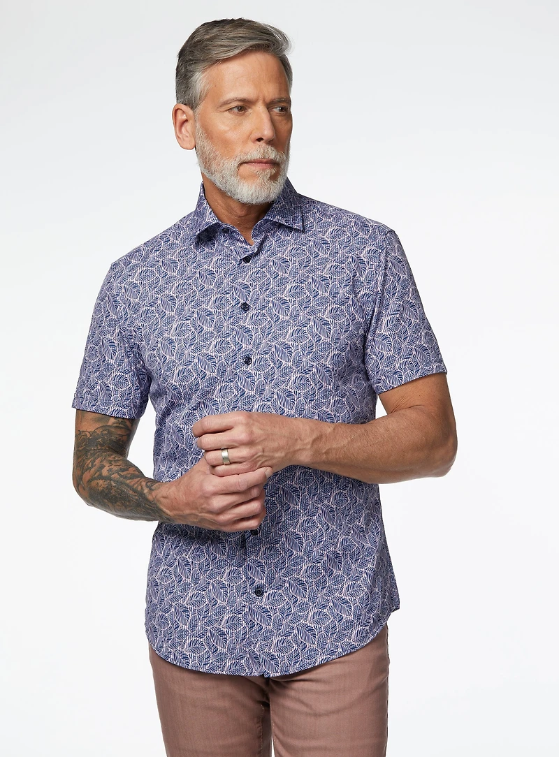 Chemise bleue à imprimé de fougères