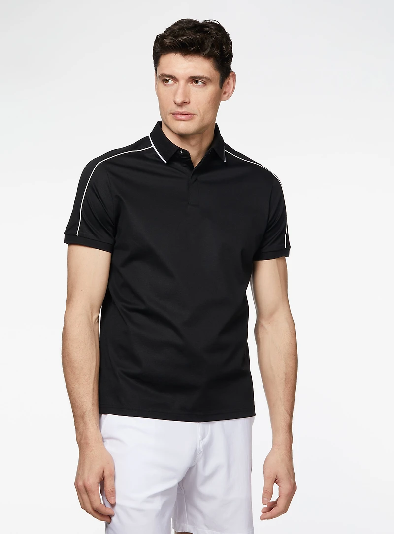 Polo à bordures contrastantes
