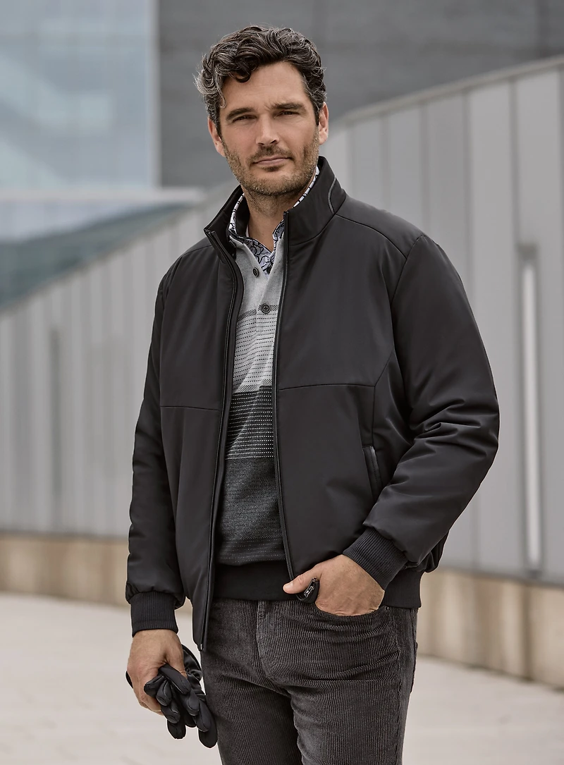 Manteau léger hydrofuge