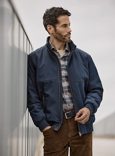 Manteau léger hydrofuge