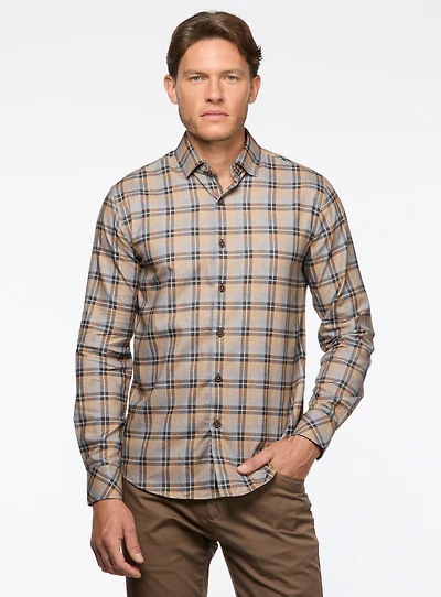 Chemise brune à carreaux