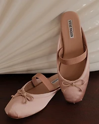 CUTESY BLUSH SATIN
